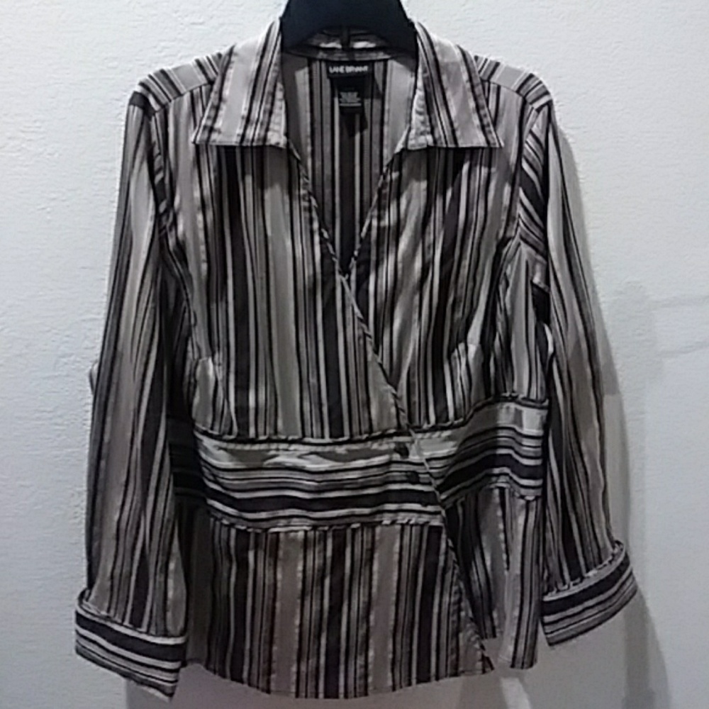 Lane Bryant cross over blouse size 14/16